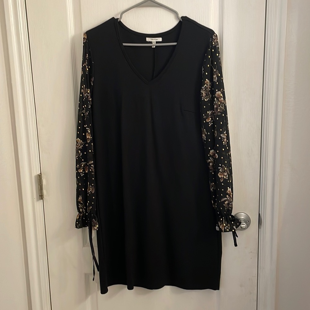 V neck black shift dress with floral sleeve